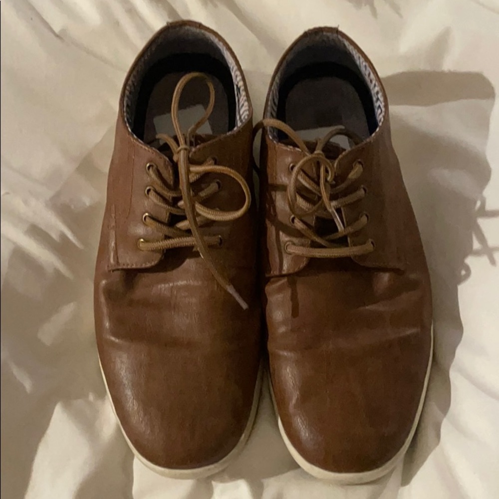 Ben Sherman light tan shoes